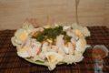 Блюдо с жареной курицей