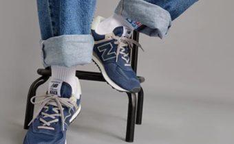 Человек в кроссовках new balance
