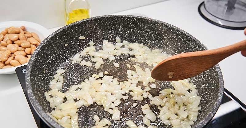 Паштет из белой фасоли с опятами: нежная закуска с ярким грибным вкусом