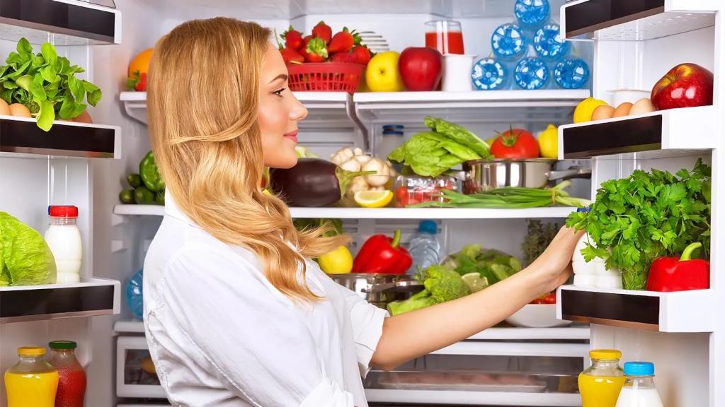 Как организовать хранение продуктов, чтобы готовить быстрее и реже выбрасывать еду