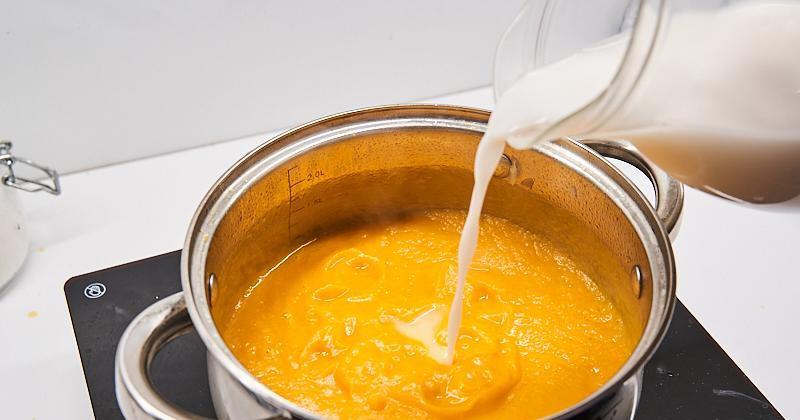 Крем-суп из тыквы с кокосовым молоком: уютный вкус холодного сезона