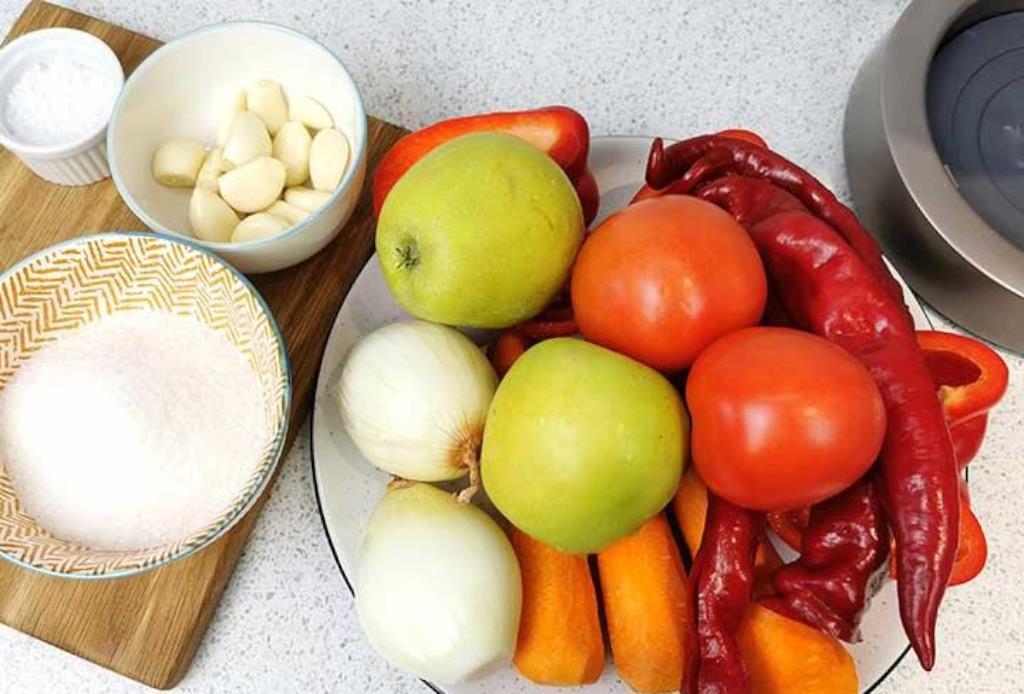 44 Домашняя вареная аджика на зиму: яркий вкус и аромат свежих овощей