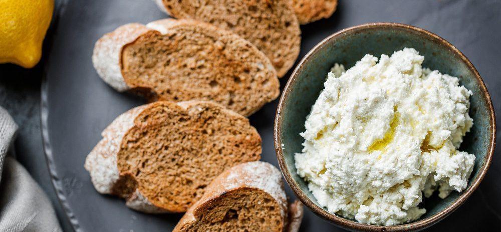 Закуска из феты с лимоном и оливковым маслом