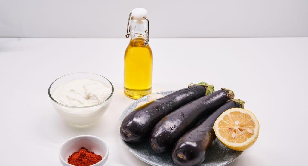 Пюре из баклажанов с йогуртом — нежная закуска с ярким вкусом